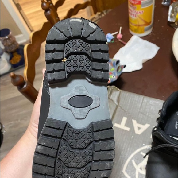 Boys boots size 3 worn a handful of times still basically new - Picture 3 of 3